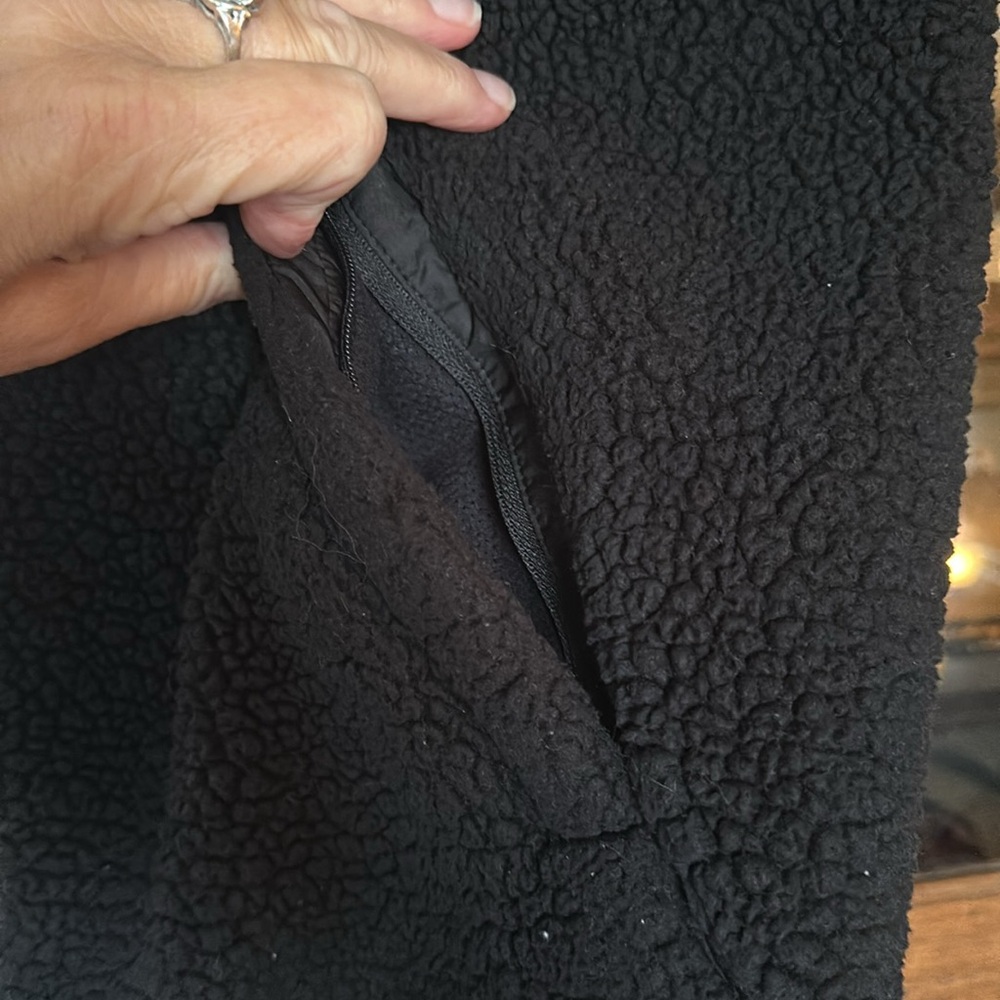Black Sherpa XXL women’s vest North Face - Picture 6 of 6